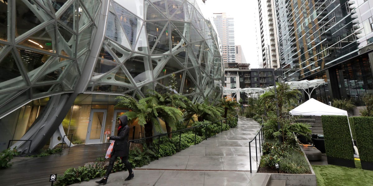 Amazon reopens green card applications for foreign workers
